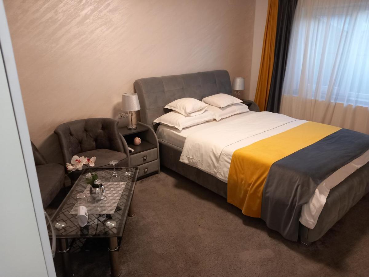 Vila Davison Târgu Jiu Zewnętrze zdjęcie