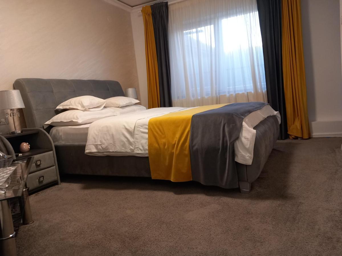 Vila Davison Târgu Jiu Zewnętrze zdjęcie